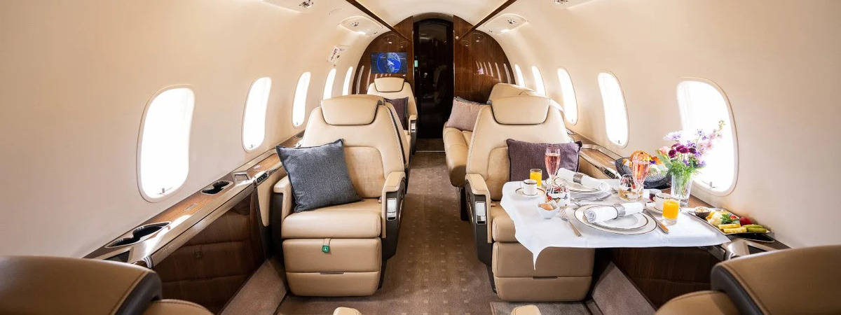 Super-Midsize Challenger 350 private jet charter hire from Saudi Arabia